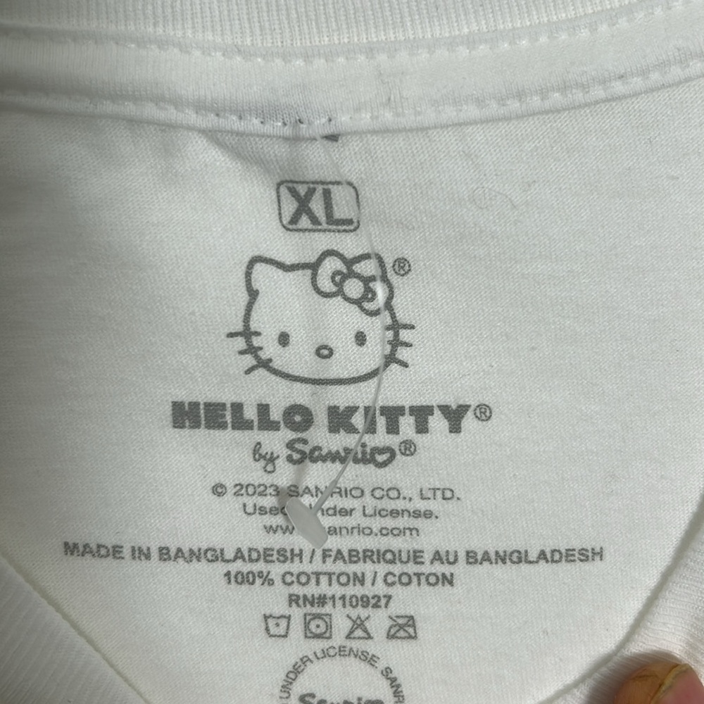 Hello Kitty Mushroom and Bees Sanrio Kawaii Anime Tee Size XL. New without Tag - Picture 6 of 7
